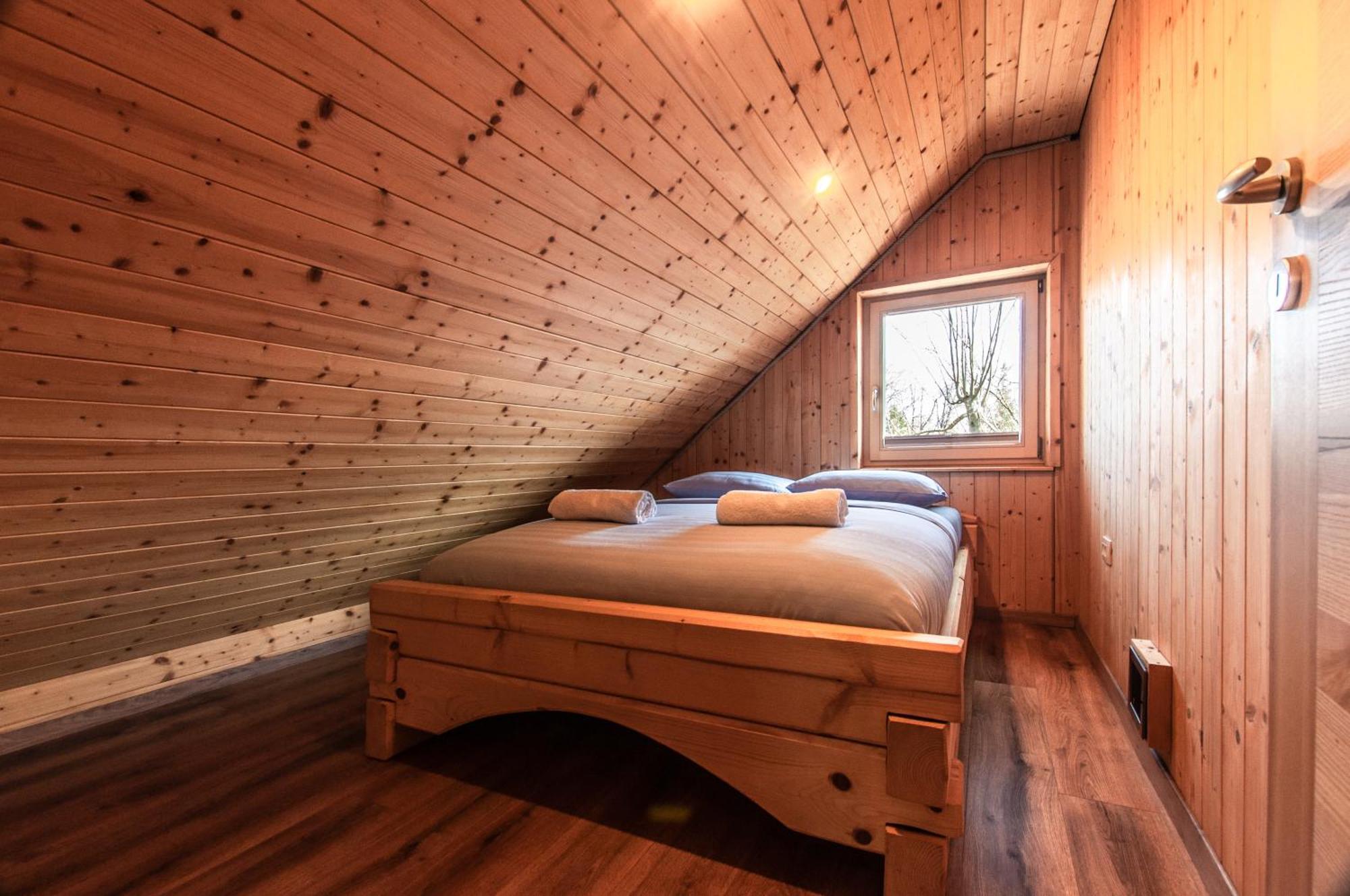 Log House Natura Radovljica Bagian luar foto